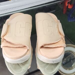 Womens 10 UGG Women's LA Alto Slide sandals in the 'Peach Pink' colorway. 